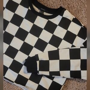Checkered Black and White Cropped Sweater